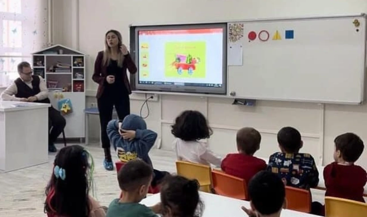Öğrencilere Sağlıklı Beslenme ve Ağız Diş Sağlığı Eğitimi Verildi