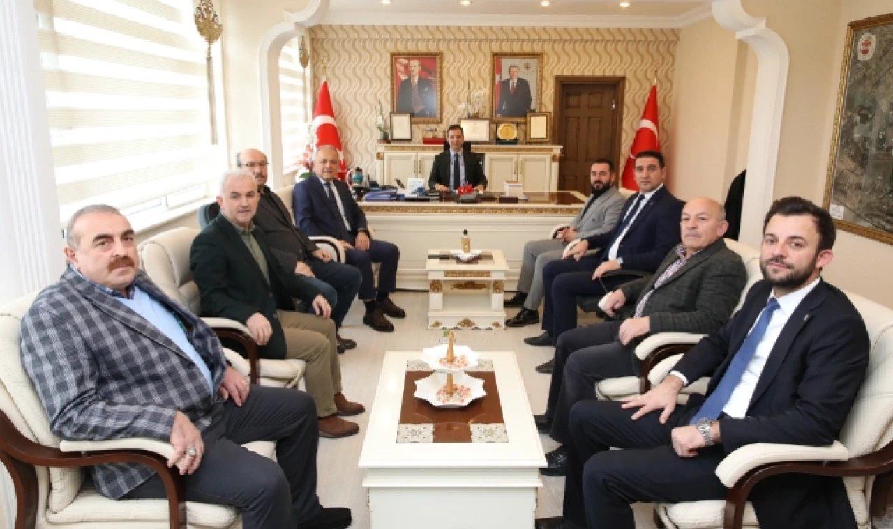 Üçok, Ziyaretlerine Başladı
