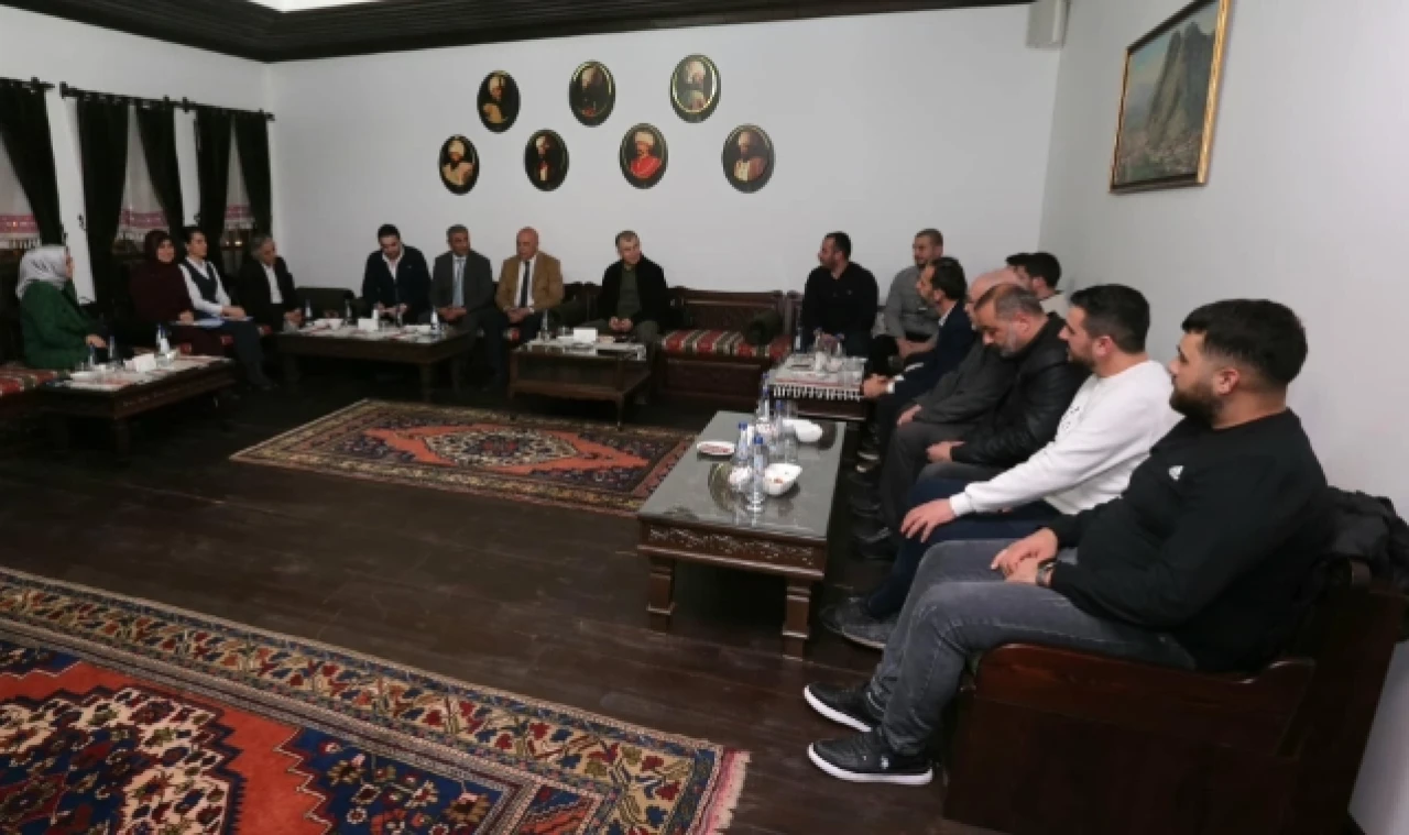 Doruk, Esnafla Buluştu