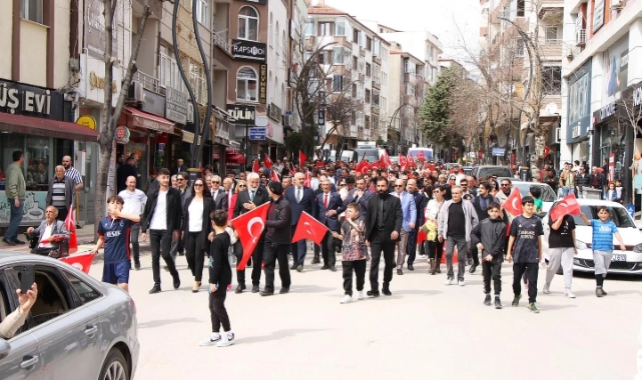 Eriş Gül: Eğri Zamanda Dik Durmasını Bildik!
