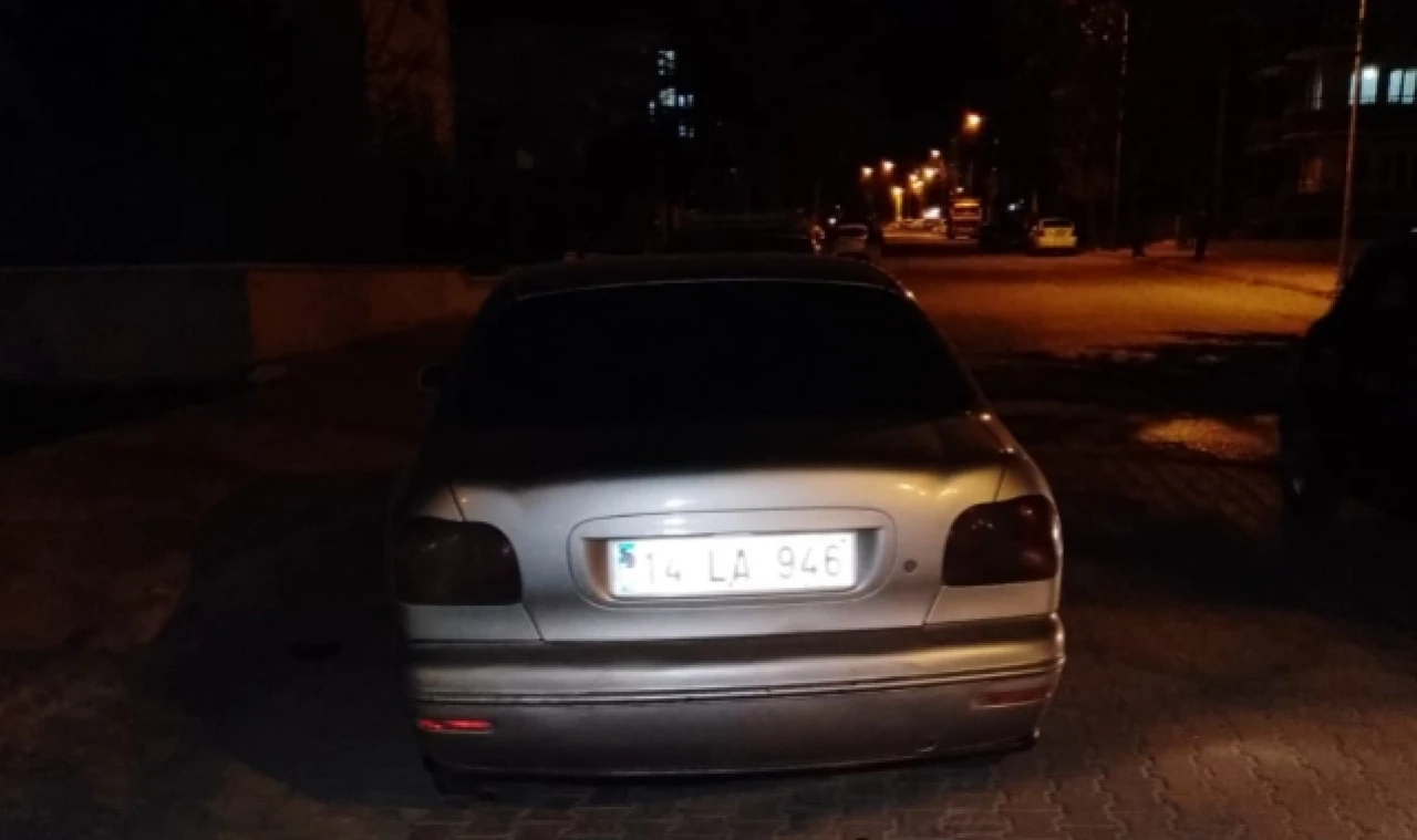 Motosiklet ile araç çarpıştı bir yaralı