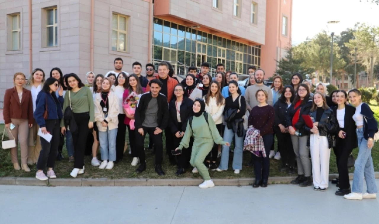 Şarkılarda Aşk 2: Aşk Stilleri Konulu Konferans Düzenlendi