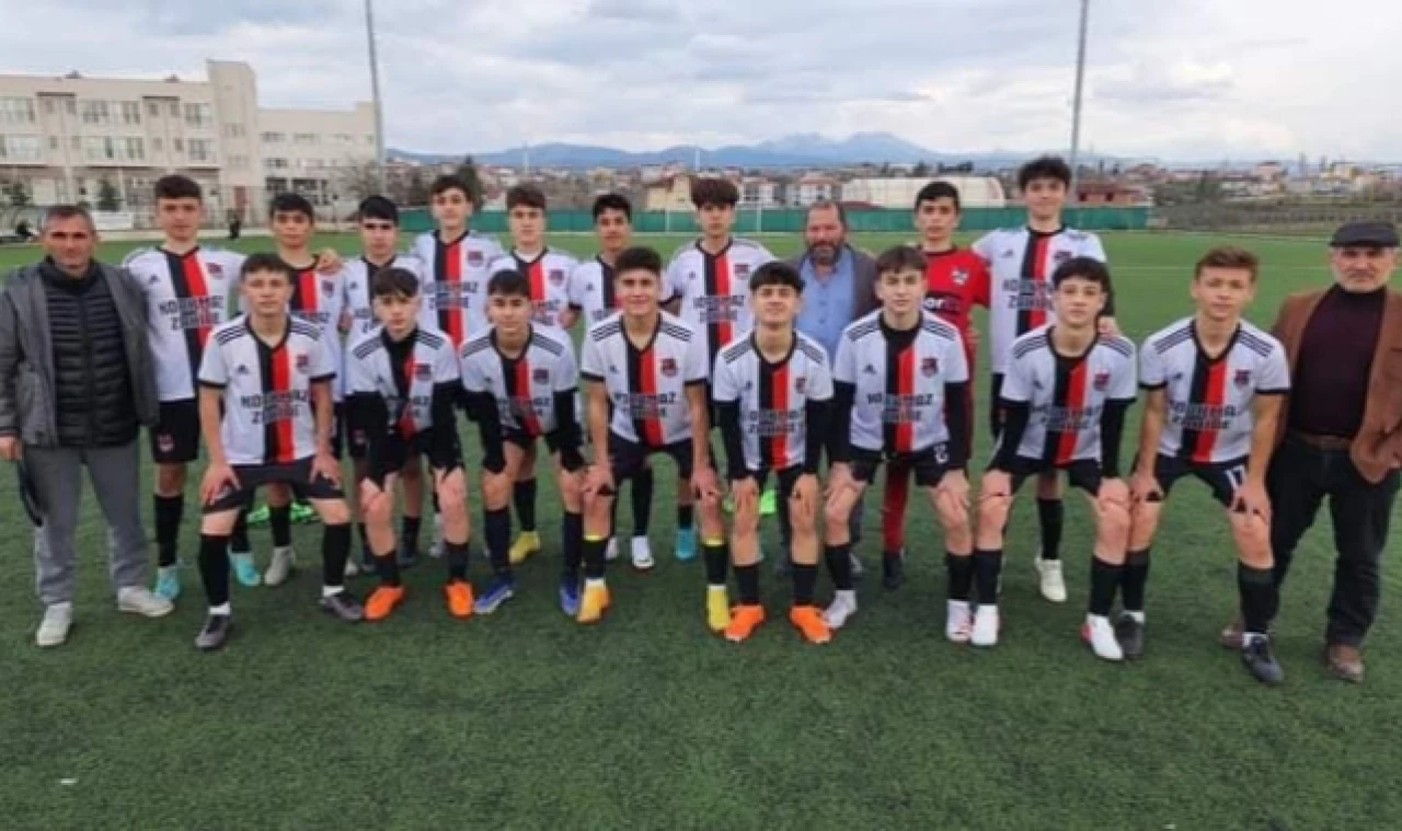 U15’de Şampiyon Suluova Gelişim Gençlik