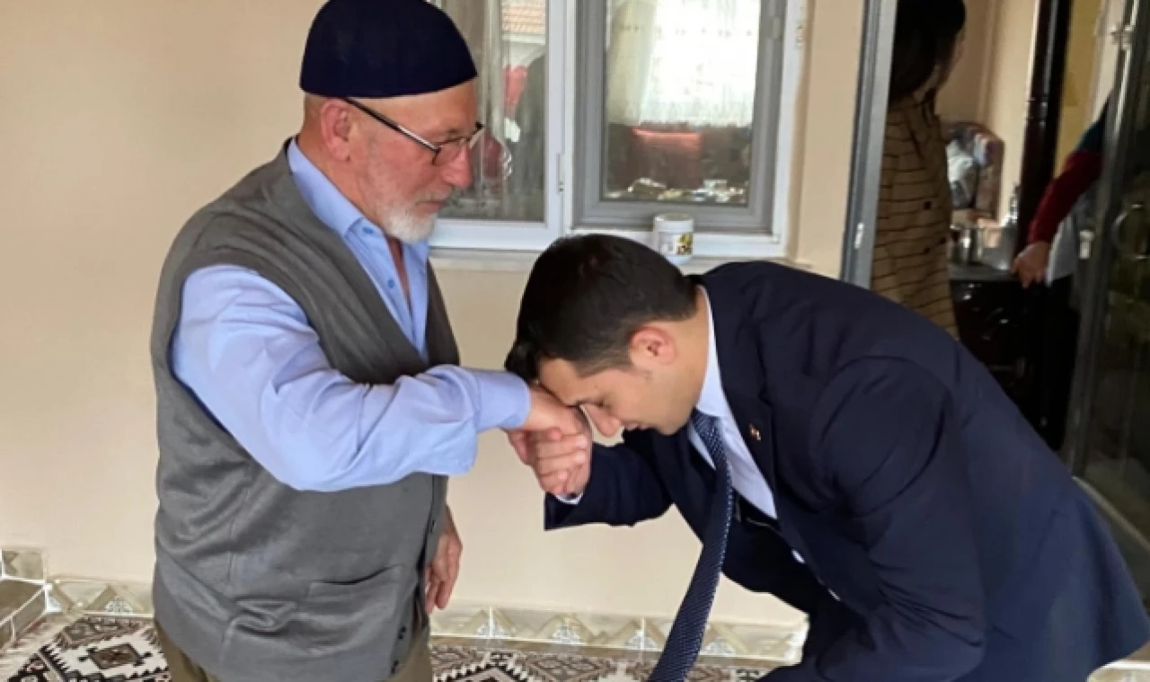 “Ulu Çınarlarımızın Yaşlılar Haftası Kutlu Olsun”