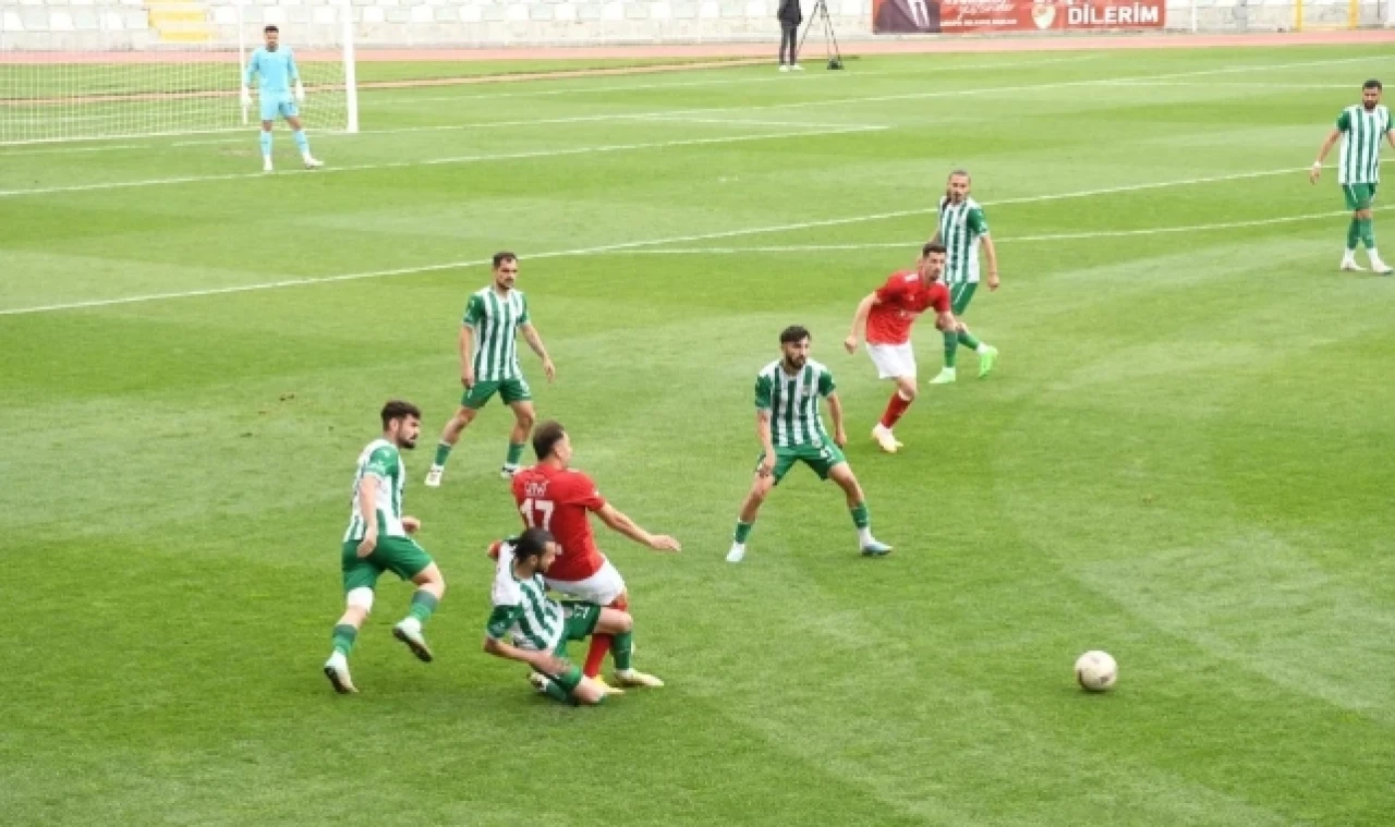 Amasyaspor FK lideri elinden kaçırdı