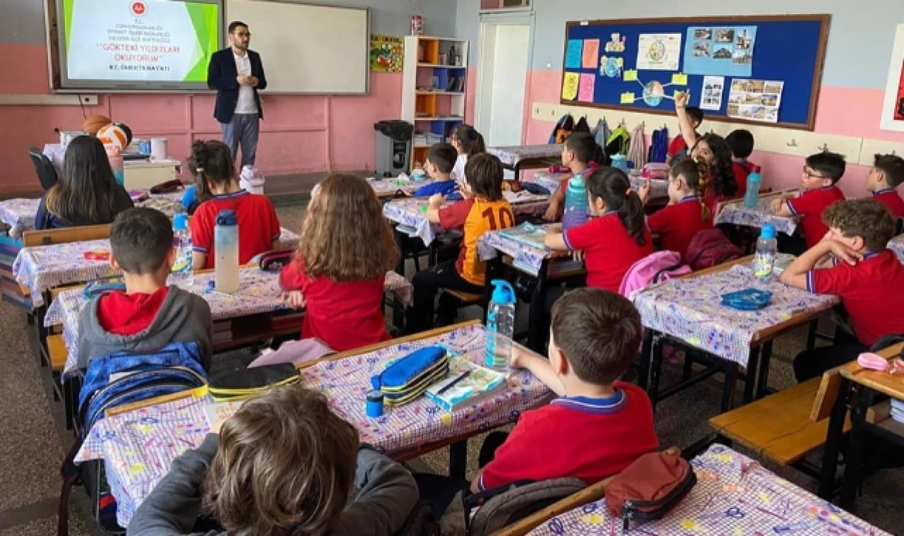 Çocuklar "Gökteki Yıldızları" Okudu