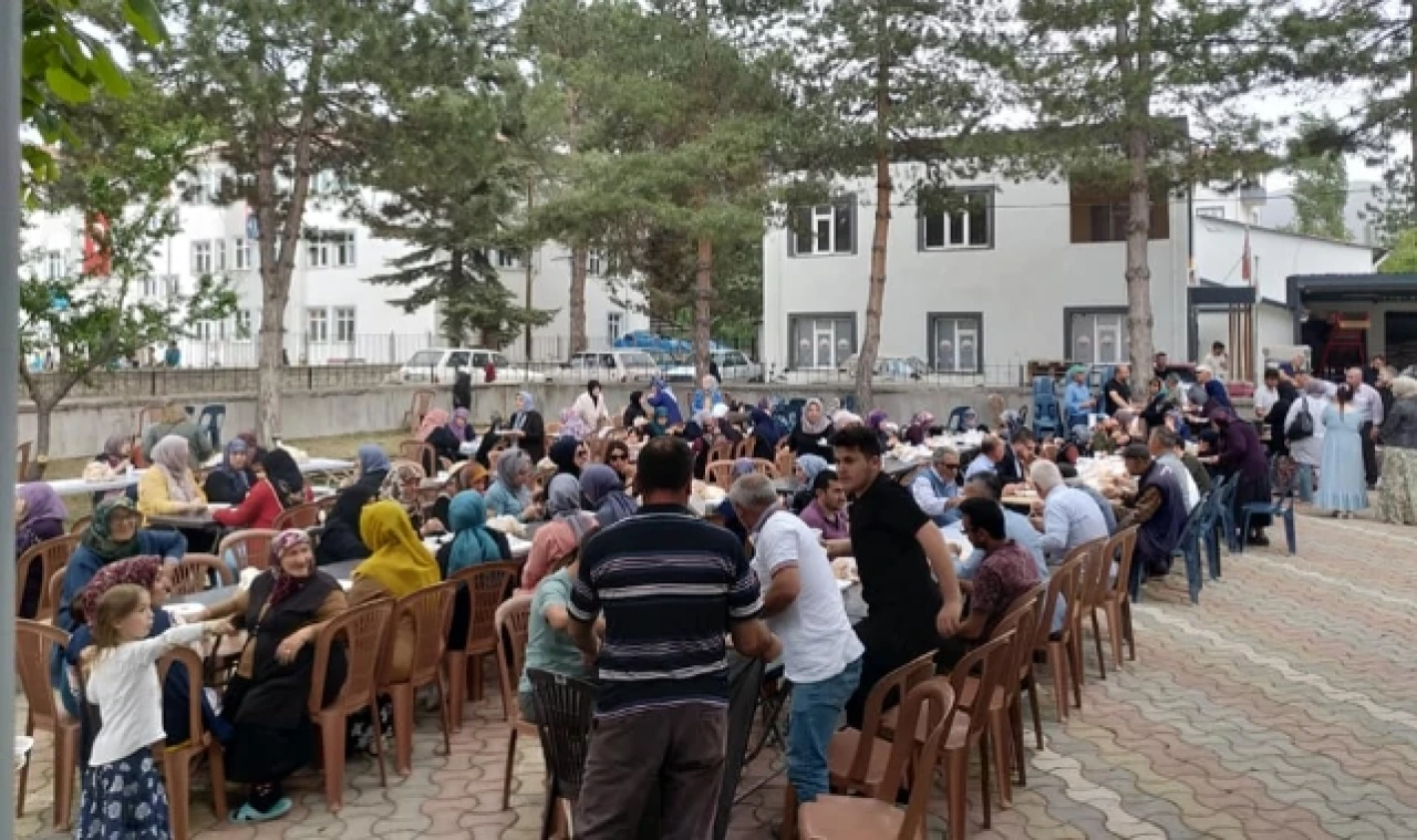 Demir, Yağmur Duasına Katıldı