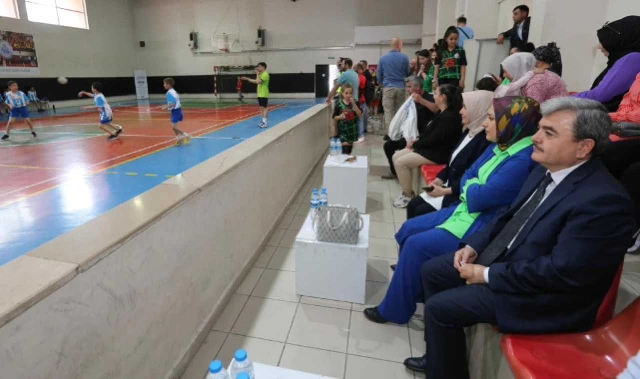 Doruk, Mini Hentbol Şenliği Final Müsabakalarında
