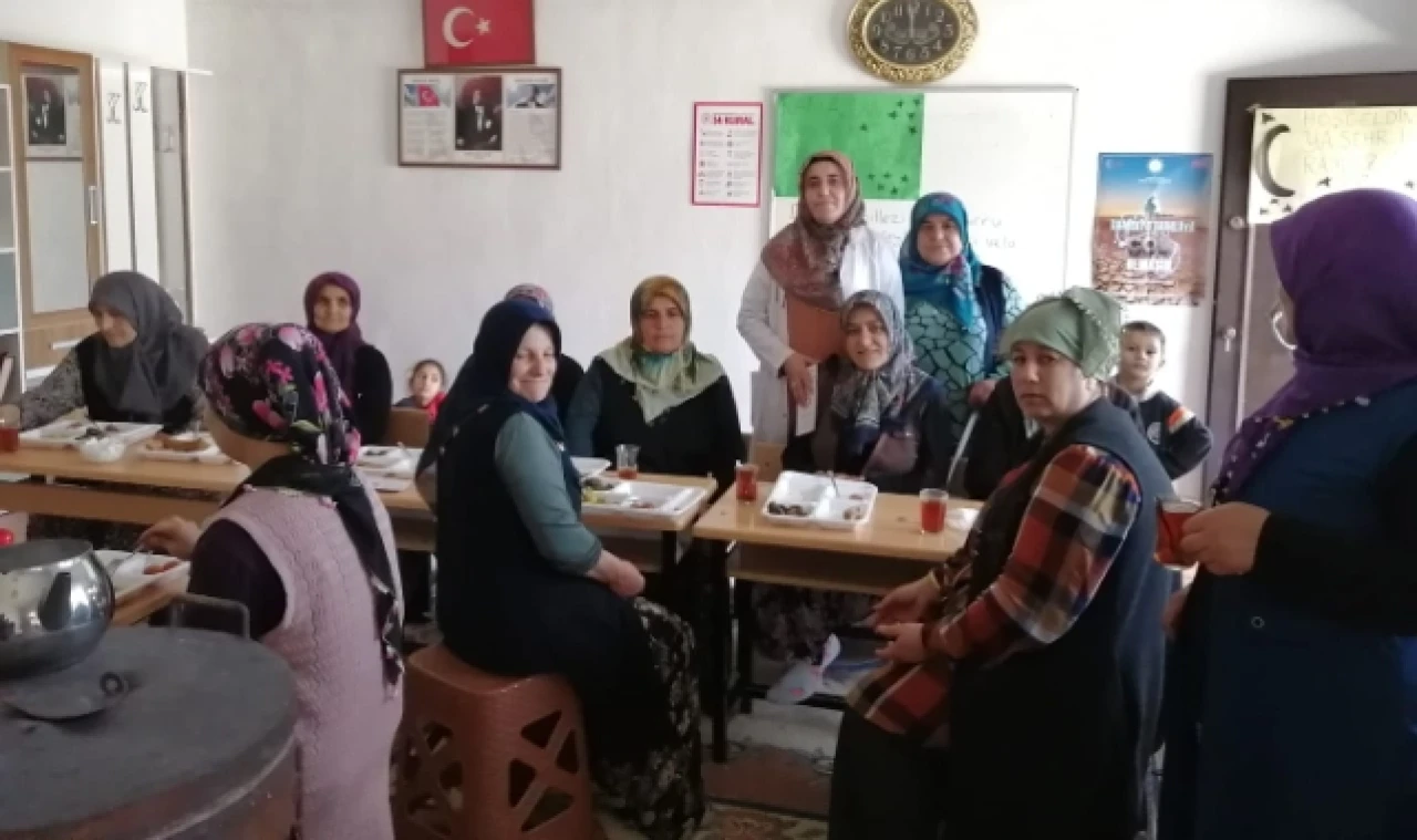 Kadın Kursiyerlere KKKA Eğitimi Verildi