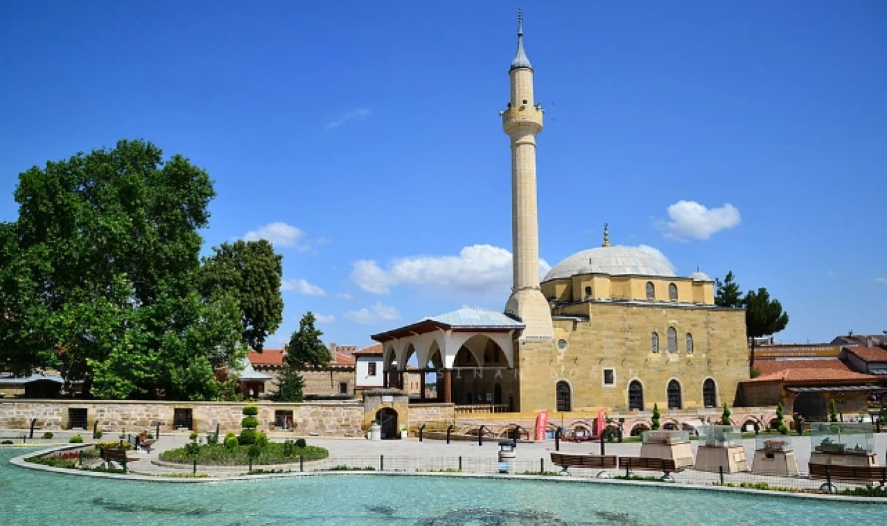 Merzifon'da Bayram Namazı 06.38'de Kılınacak!