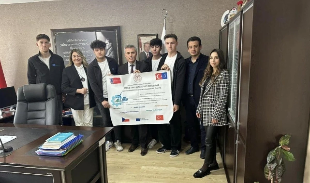 Meslek Lisesi öğrencileri Prag Yolcusu