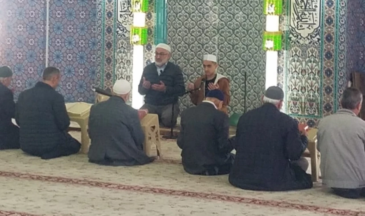 Mukabele ve Teravih Namazları Dualarla Tamamlandı