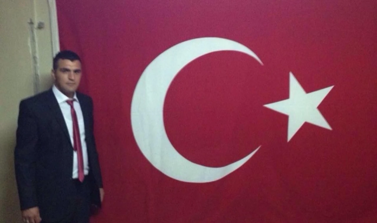 Ülkü Ocakları'nda İnce Bayrağı Karaöz'e devrediyor
