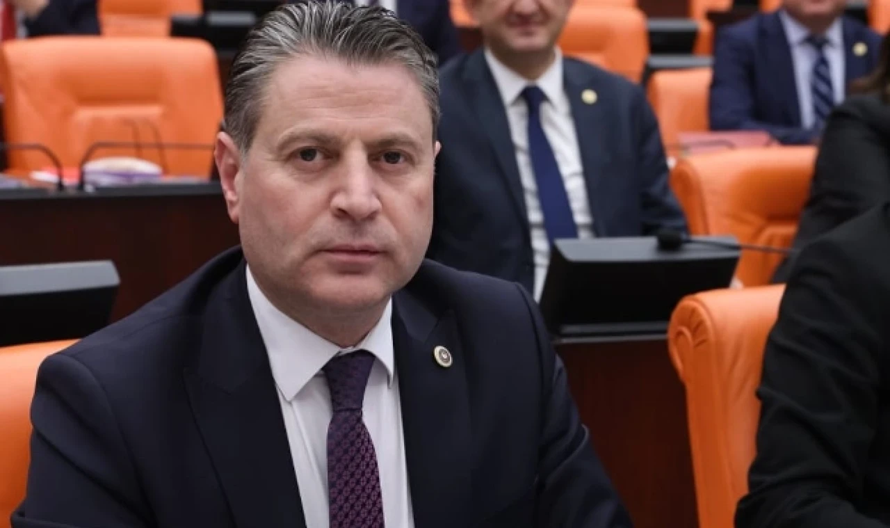 AK Partili Vekillerin İstişare Toplantısını Meclis Gündemine Taşıdı