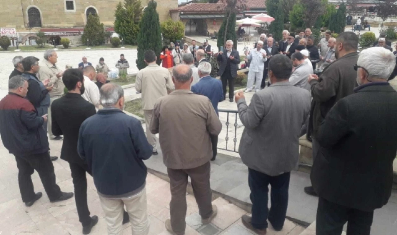 Aybike Turizm’in Hac Kafilesi Dualarla Uğurlandı