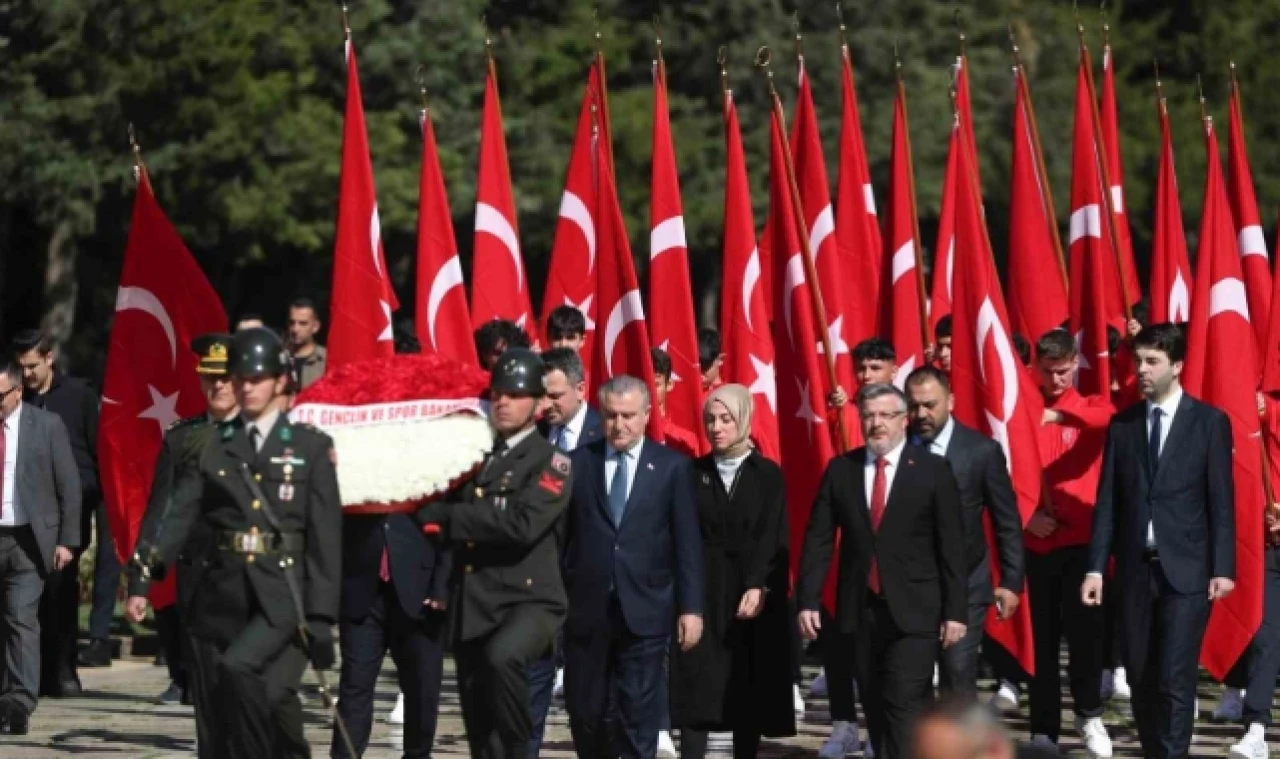 Bakan Bak, Anıtkabir’i ziyaret etti