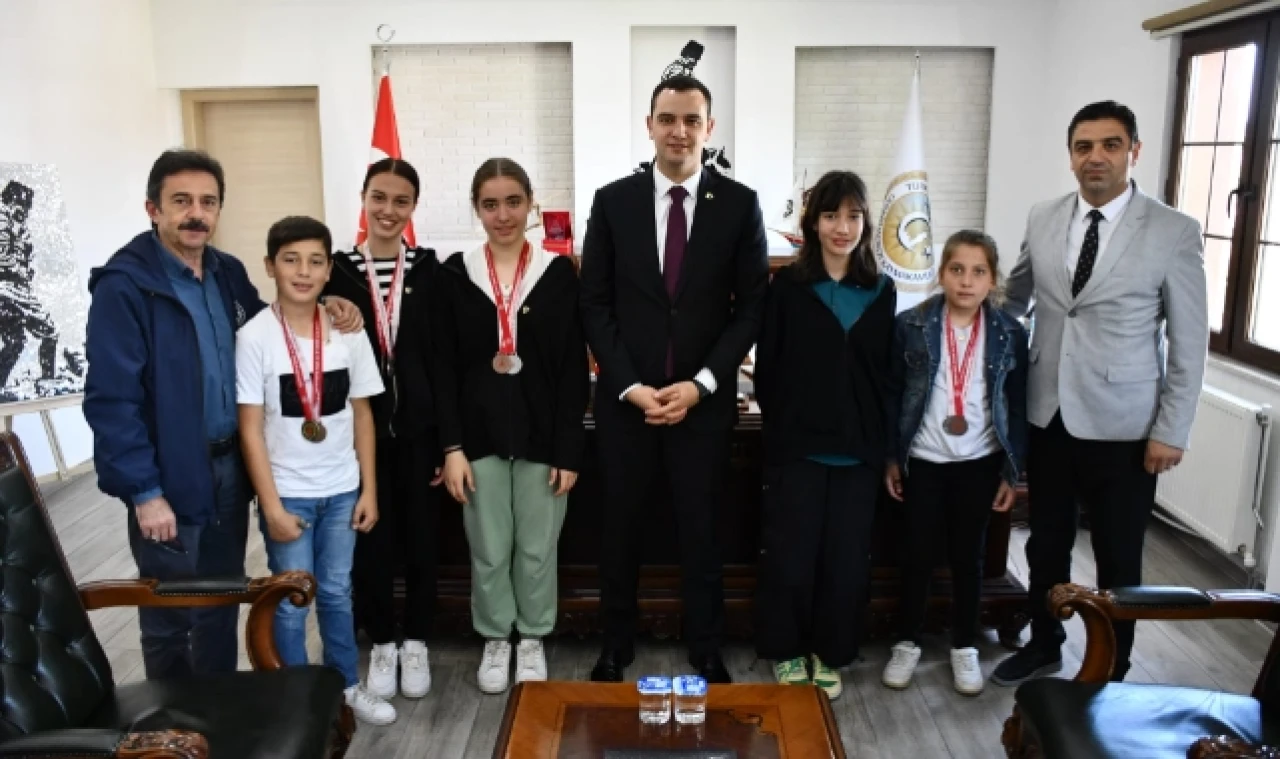 Büyükkaymakcı'ya Şampiyonlardan Ziyaret