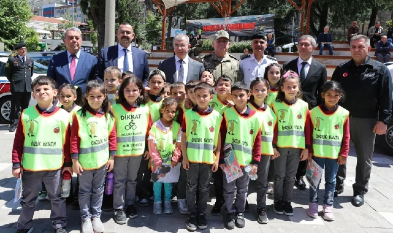 Doruk Karayolu Trafik Haftası Etkinliğine Katıldı