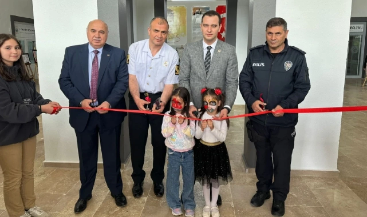 ''Gazze'de Çocuk Olmak'' Adlı Serginin Açılışı Yapıldı