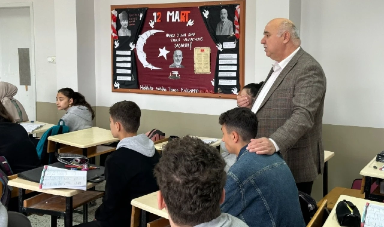 Gültekin, Öğrenciler İle Buluştu