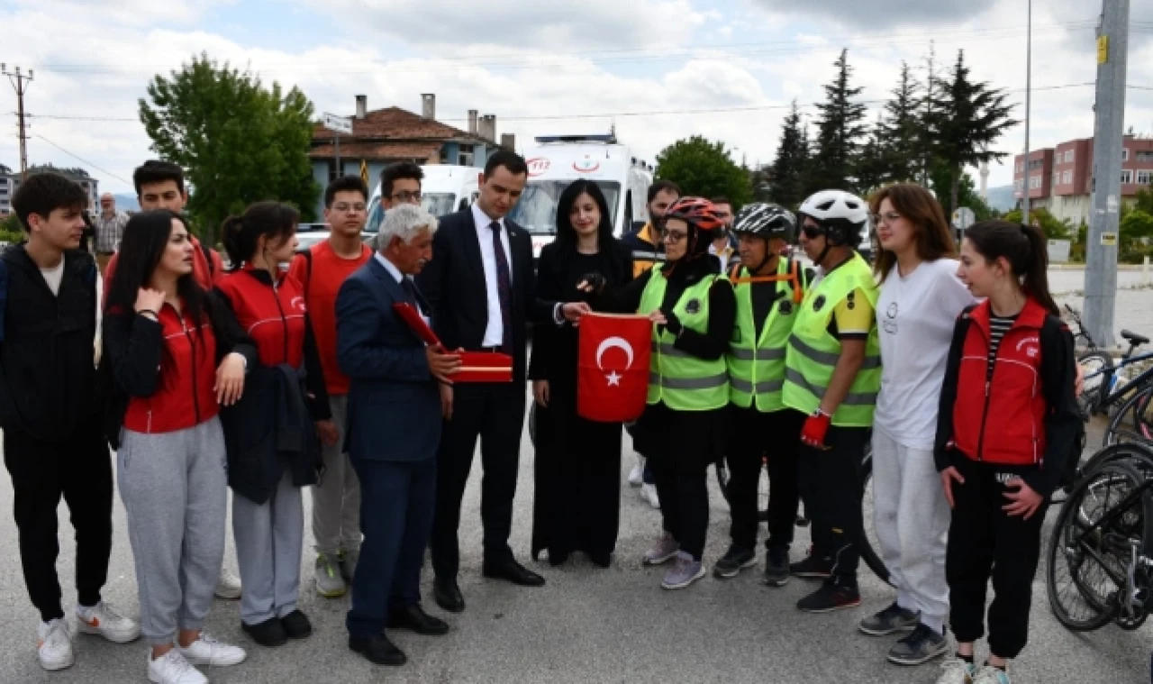 Türk Bayrağı Gümüşhacıköy'e Getirildi