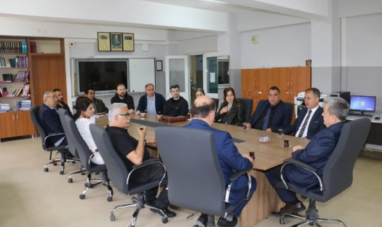 Türkmen’den Anadolu Lisesi’ne Ziyaret