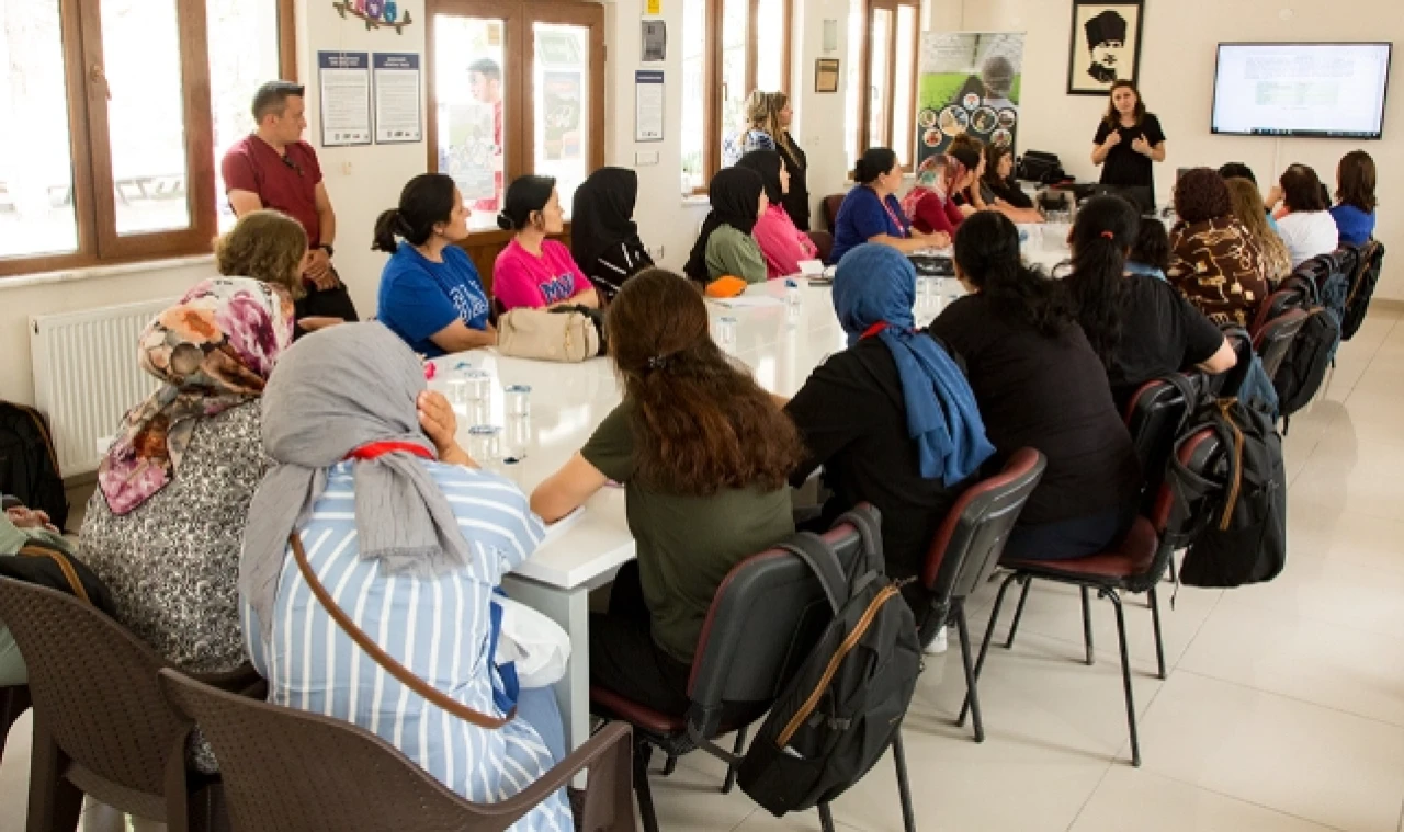 Amesia Gıda'da Meyve Kurutma Standartları Eğitimi