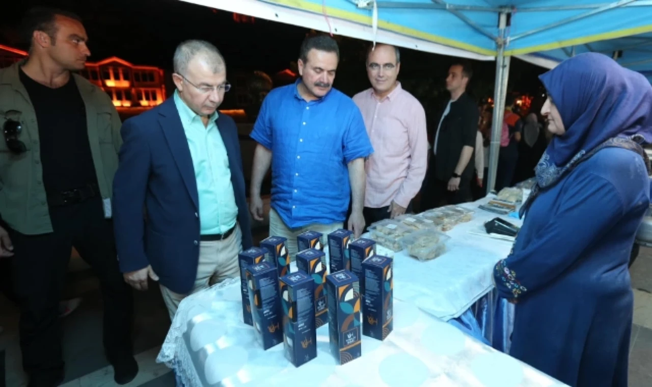 Doruk ve İpek El Sanatları ve Yöresel Ürünler Stantlarını Ziyaret Etti