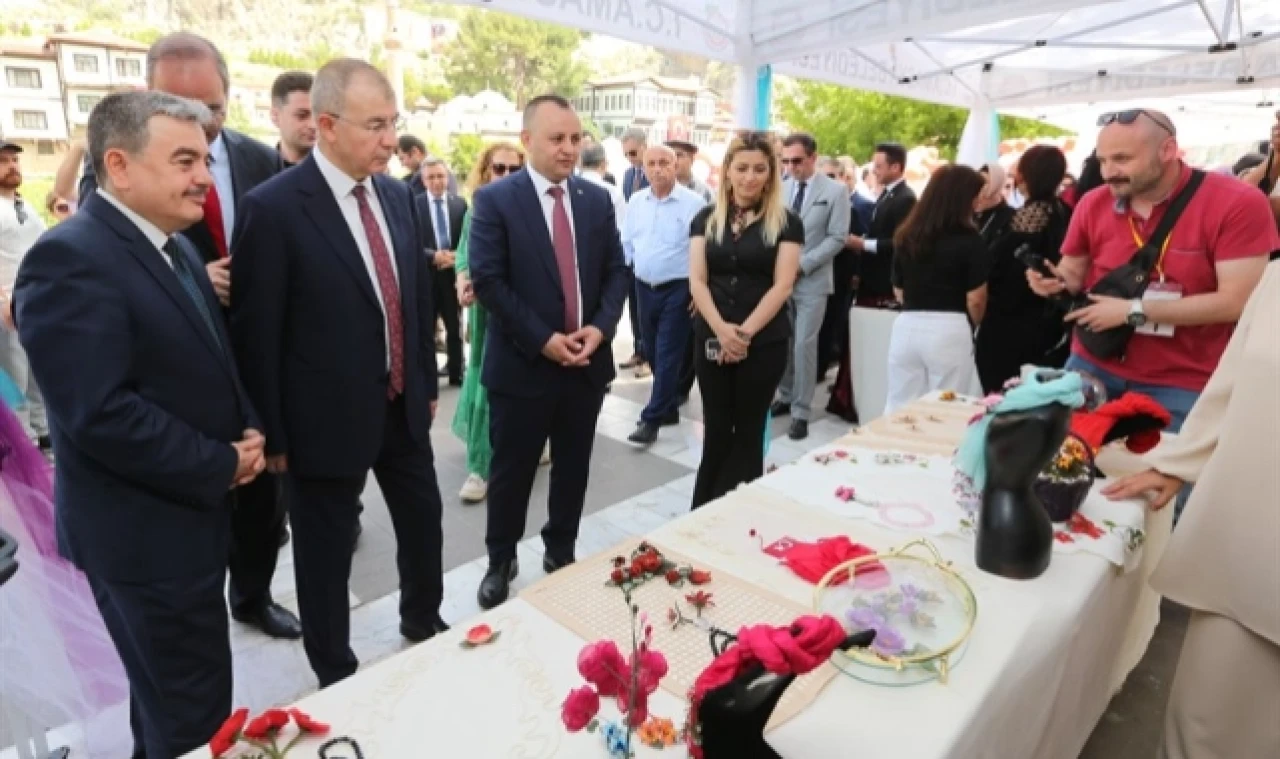 Festivalin ilk etkinliği yöresel eserler sergisi oldu