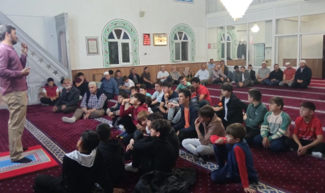 Gençler, Tepebaşı Camii'de Buluştu