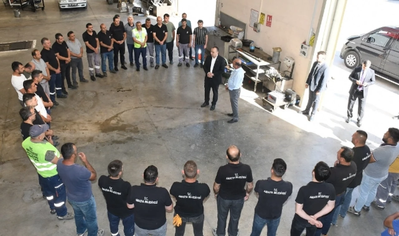 İlk Mesai Bayramlaşma İle Başladı
