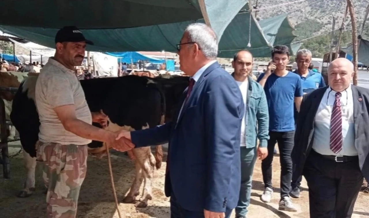 İşbilir, Canlı Hayvan Pazarı'nda İncelemelerde Bulundu