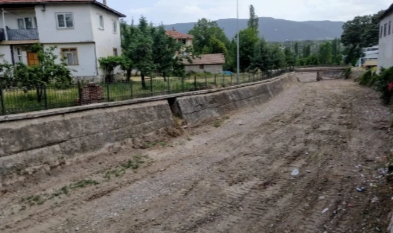 Kızılcaören Dere Islah ve Temizlik Çalışmaları Tamamlandı