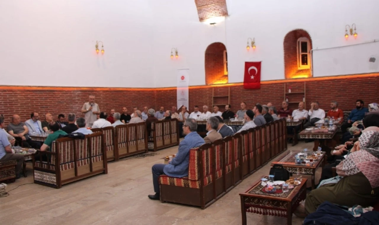 Külliye Sohbetlerinin Bu Haftaki Konuğu Prof. Dr. Adem Apak