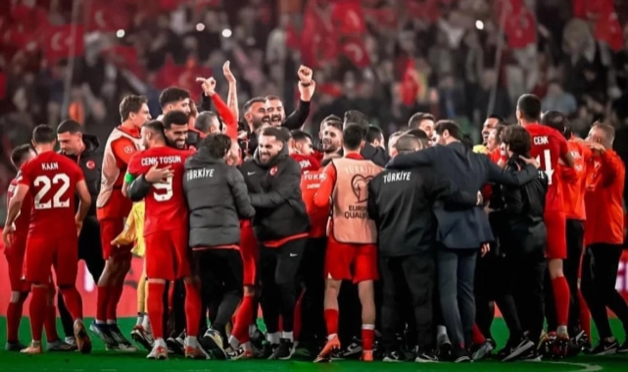 Kuzucu, A Milli Futbol Takımı'na Başarılar Diledi