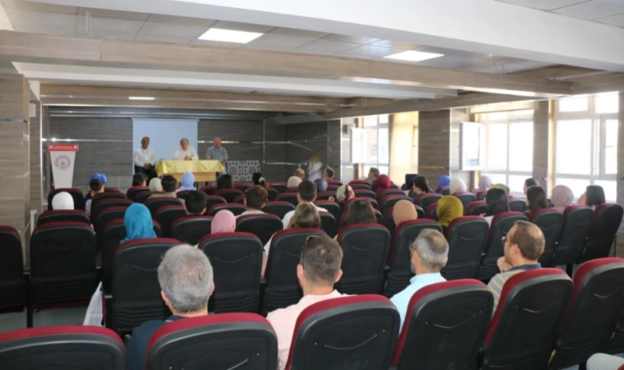 Türkmen, Öğretmenlerin Mesleki Çalışmalarına Katıldı