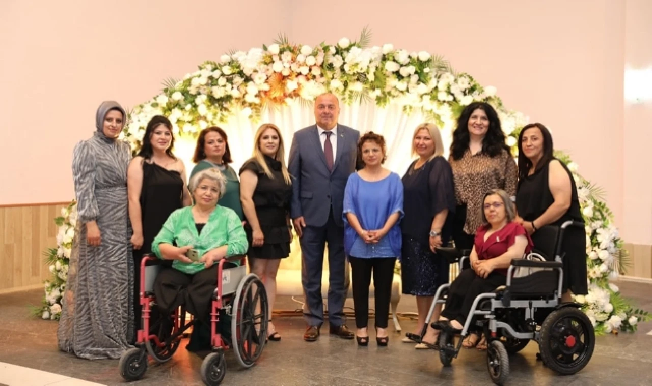 Usta öğretici ve kursiyerlerden dayanışma gecesi