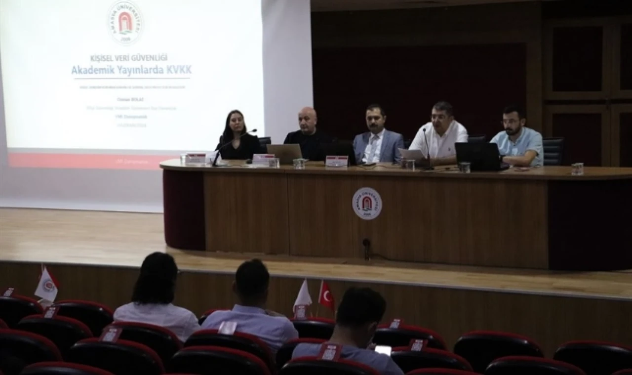 Veri Güvenliği ve Akademik Yayınlarda KVKK Paneli Düzenlendi.