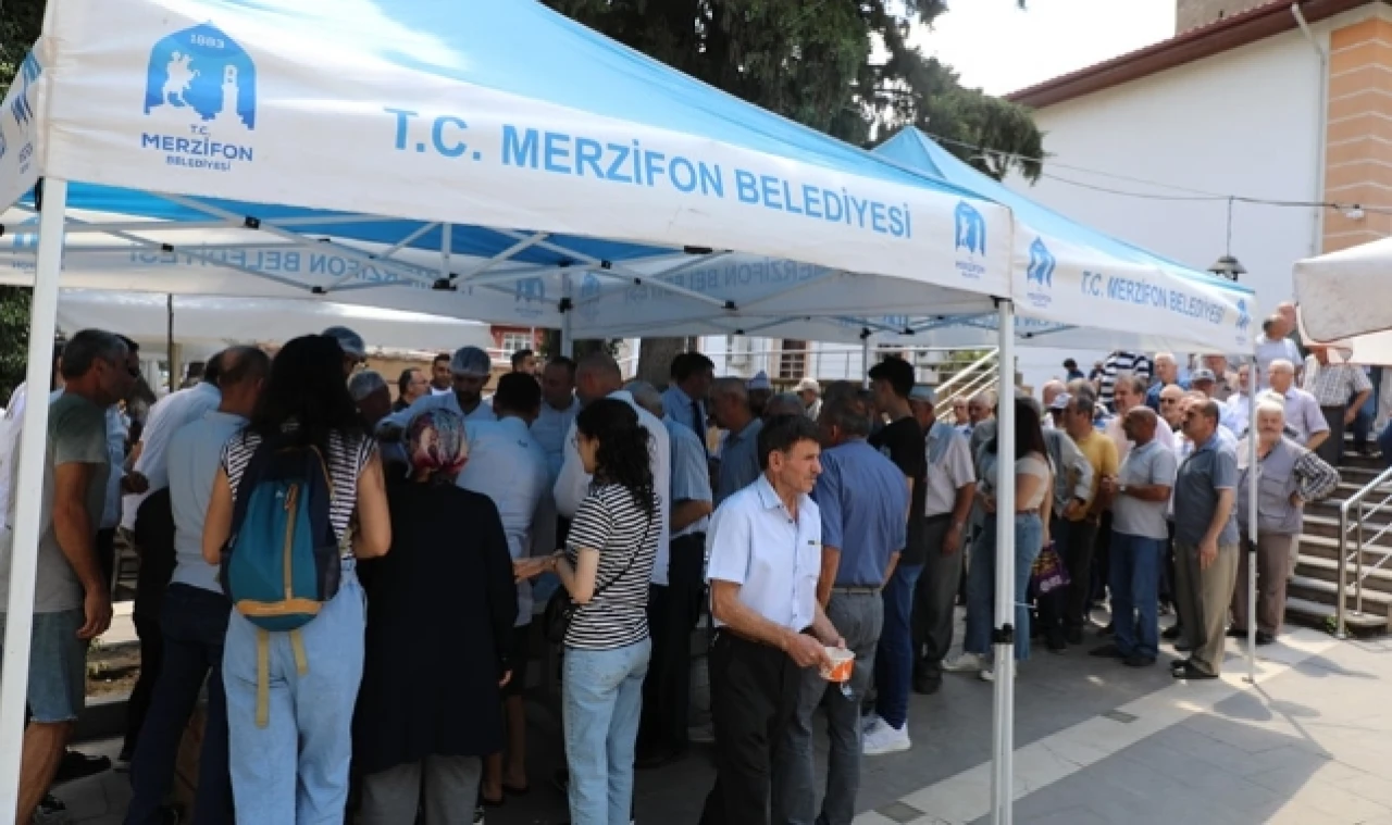 Belediye’den Aşure İkramı