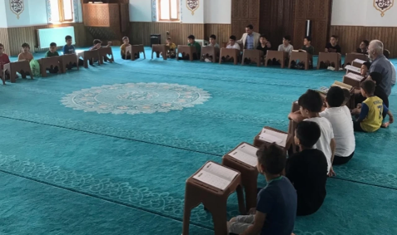Kartal, Kur'an Kursunu Ziyaret Etti