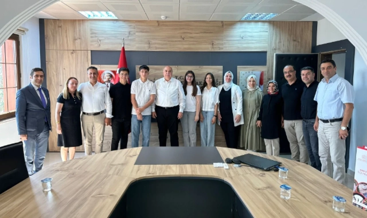 LGS’de Dereceye Giren Öğrenciler Ödüllendirildi