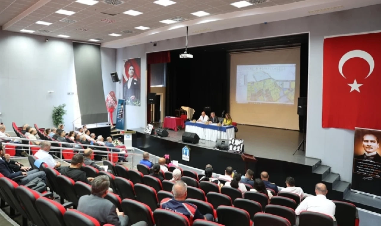 Meclis Tatile Girdi
