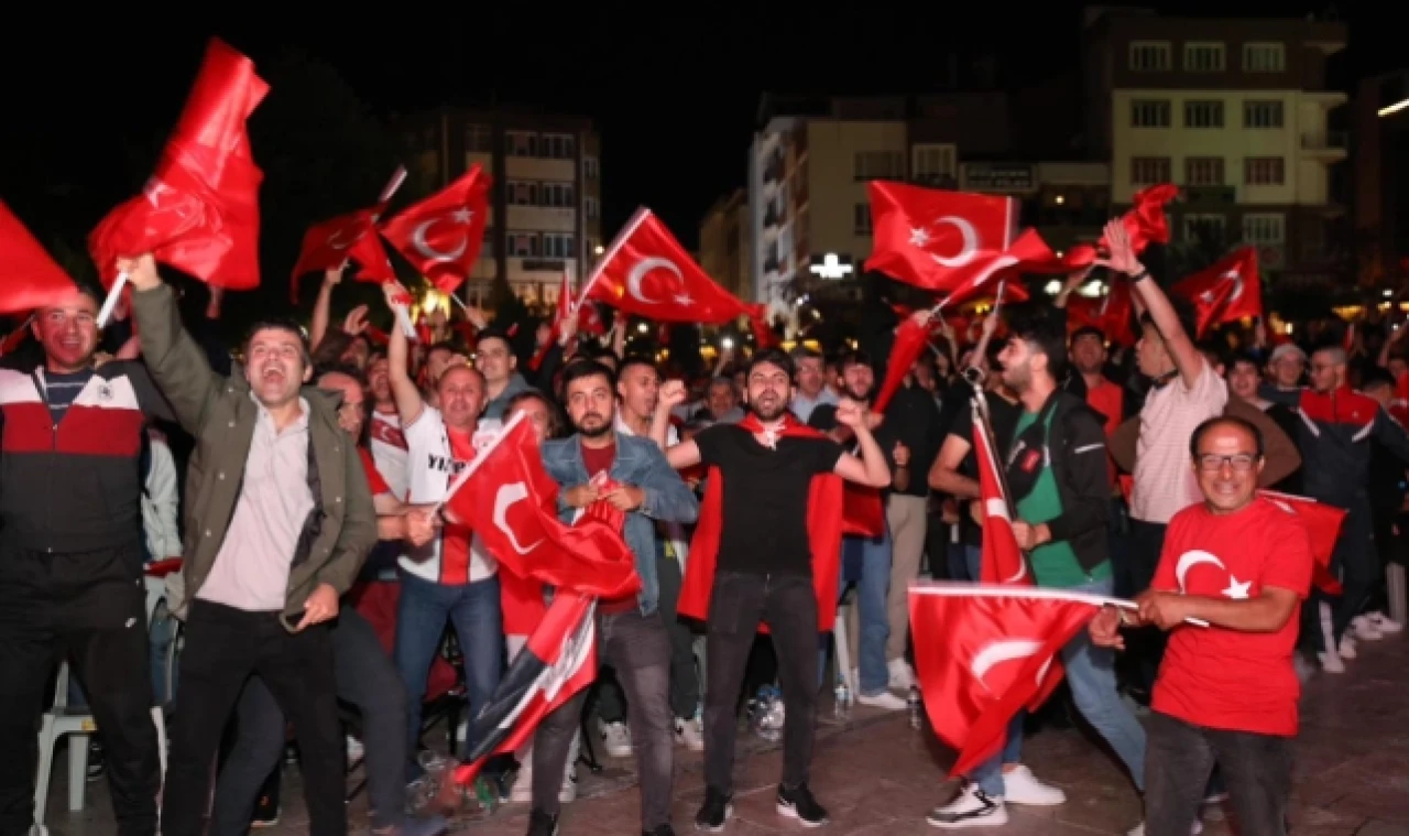 Merzifon Tek Yürek Oldu