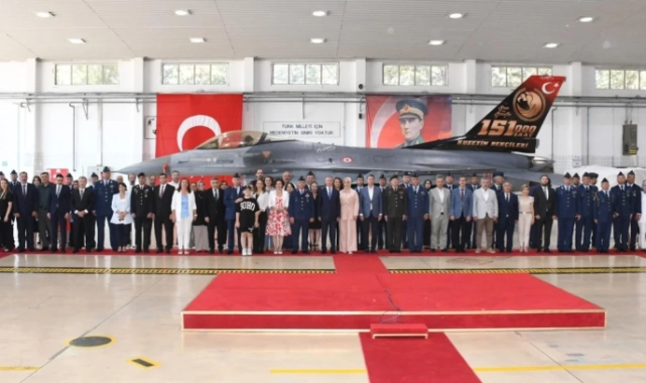 5'nci Ana Jet Üs Komutanlığı'nda Devir Teslim Töreni Yapıldı