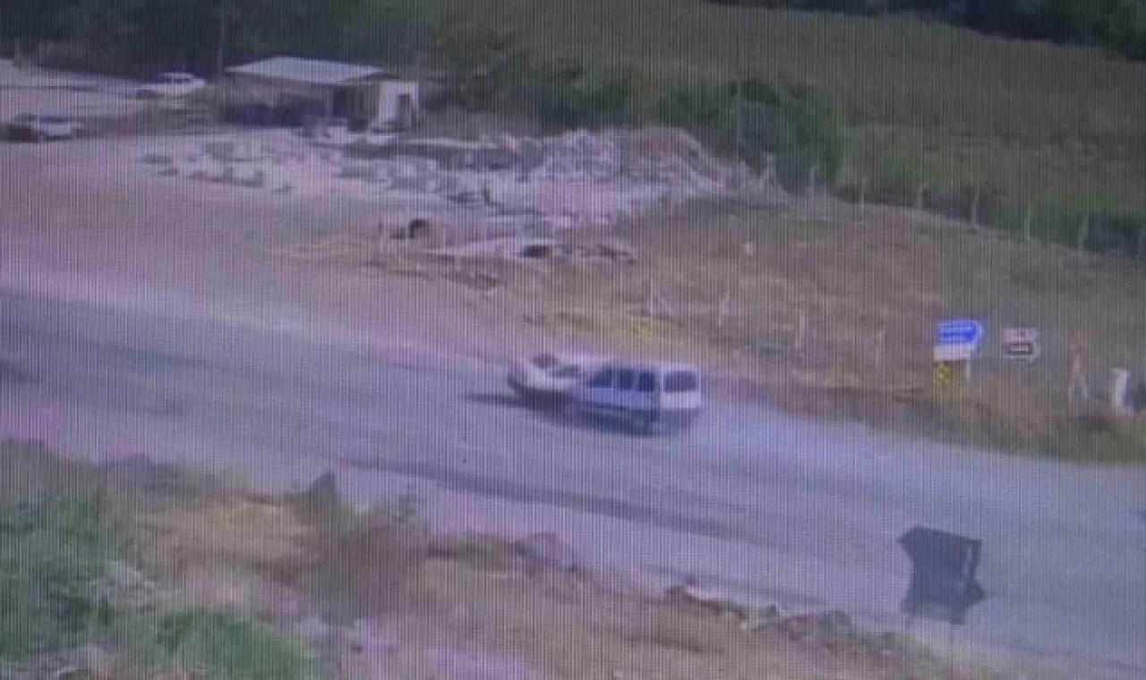 Amasya’da 2 aracın çarpıştığı kaza kamerada