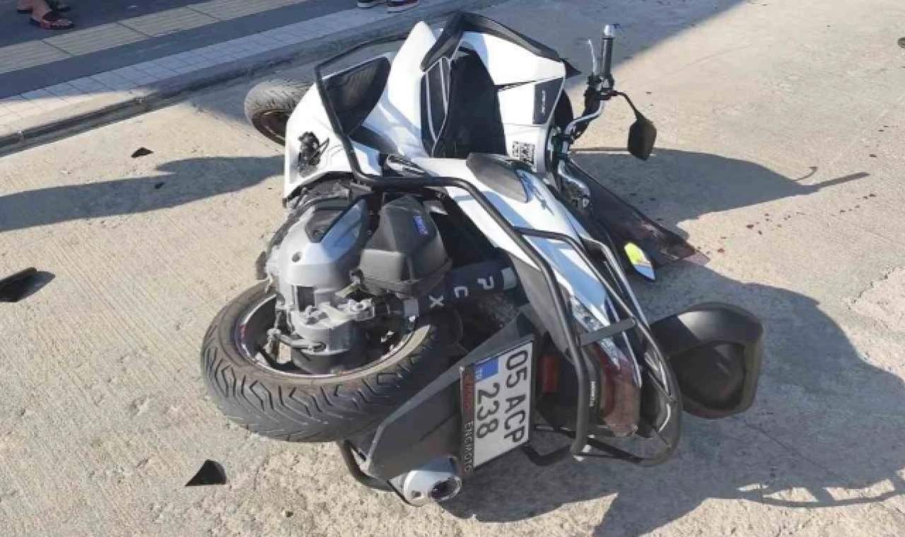 Amasya’da motosikletle bisiklet çarpıştı, o anlar kamerada
