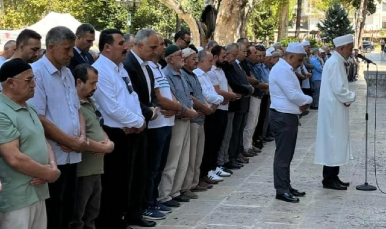 Amasya'da Ayşenur Ezgi Eygi için gıyabi cenaze namazı kılındı