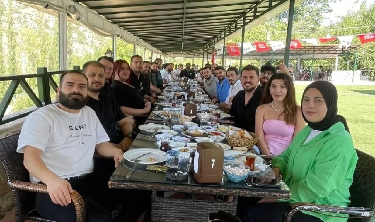 CHP Gençliğinden 101. Yıl Kutlaması