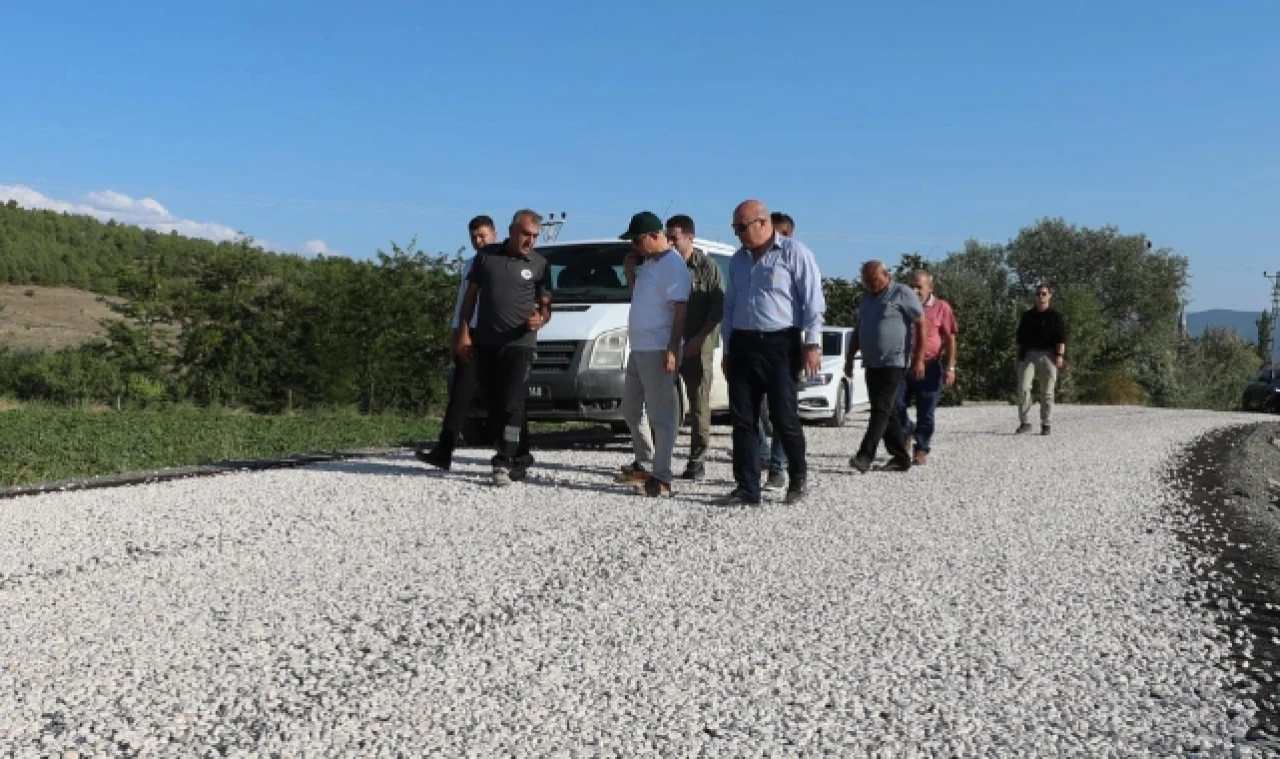 Tamamlanan Asfalt Çalışmasını Yerinde İnceledi