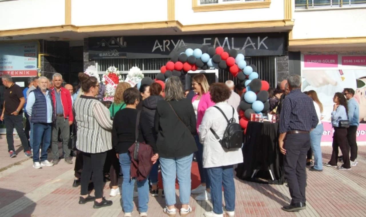 Arya Emlak Hizmete Açıldı